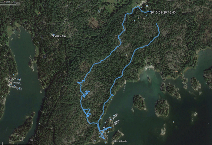 Toisen retken reitti Google Earth satelliittikartalla. 4,2 km ja 2 t 15 min, kaikkine taukoineen, tälläkin kertaa.